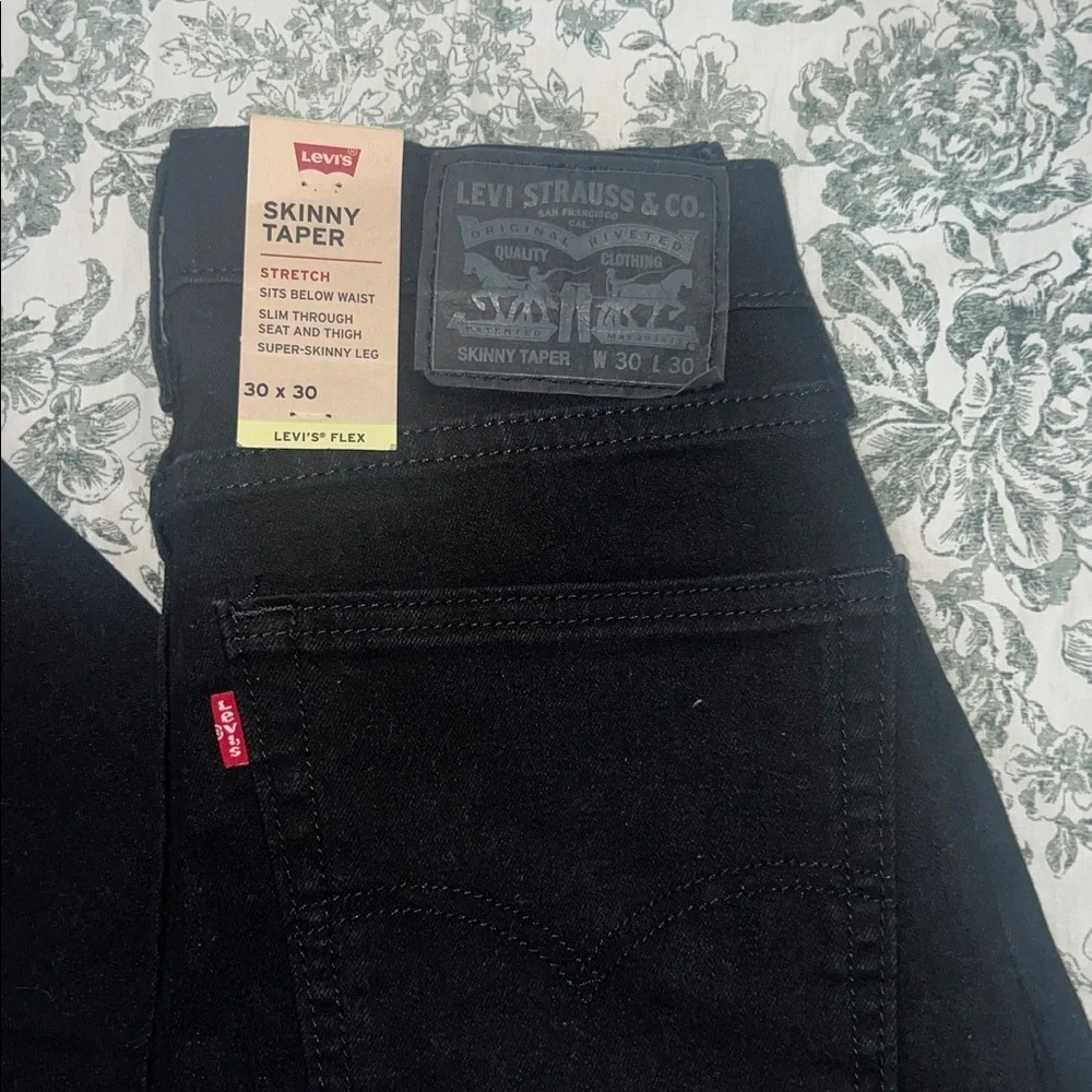 NWT Levi's Men's Skinny Jeans in Jet Black
